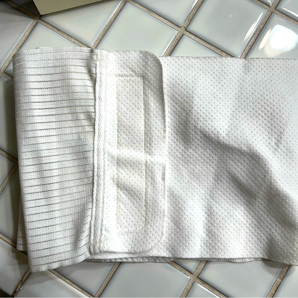 M/L postpartum belly band white with Velcro and elastic band